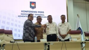 Kepsek SMPN 1 Prabumulih Kembali Bertugas
